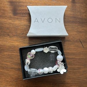 🔺FREE WHEN BUNDLED🔺 AVON — Beaded Chic Charm Bracelet “romance”